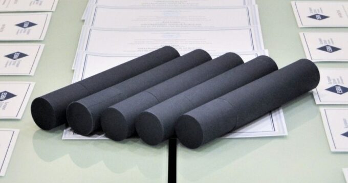 Diplomy už jsou na cestě k vám!