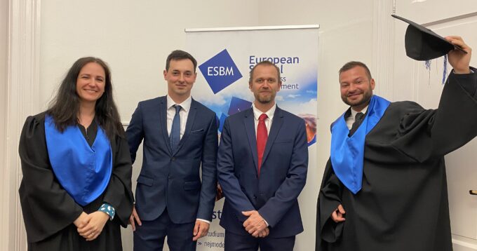 Červnové obhajoby dopadly úspěšně!